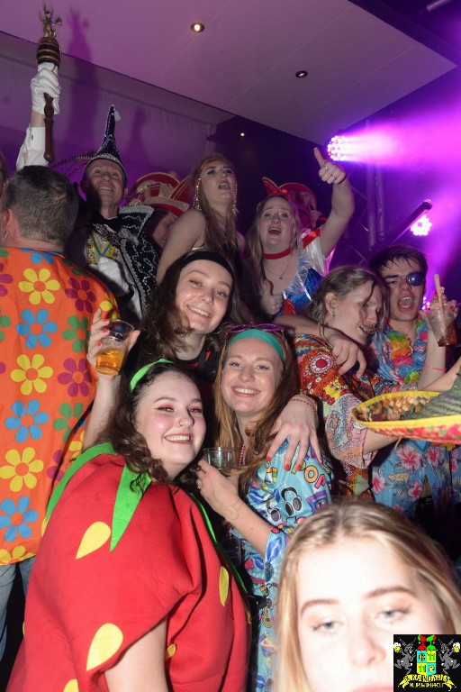 ../Images/Carnavals vrijdagavond in VdG 219.jpg